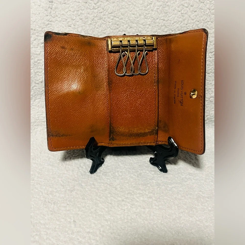 Louis Vuitton 4 Ring Key Holder - Picture 4 of 12